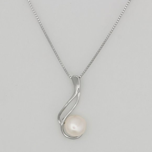 Jewelry - Sterling Silver Genuine Freshwater Pearl Necklace